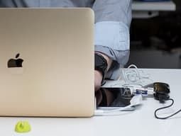 Що робити, якщо не вимикається MacBook